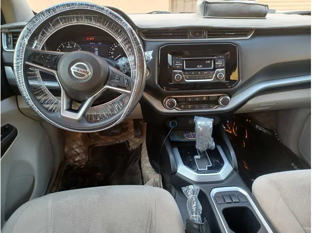 Car image 16