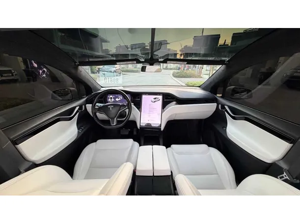 Car image 26