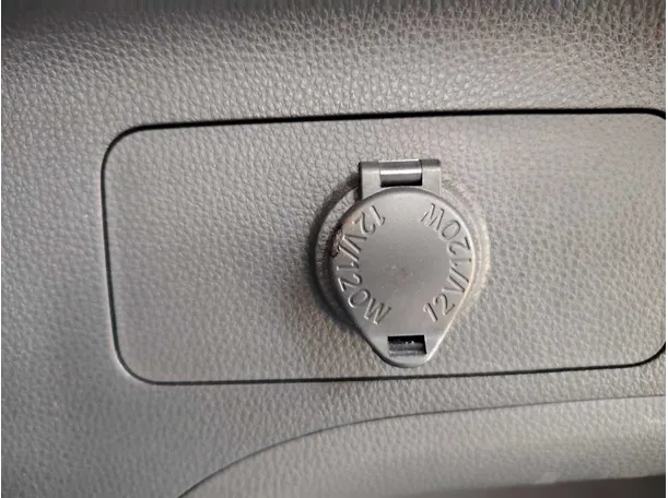 Car image 35