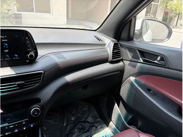 Car image 20