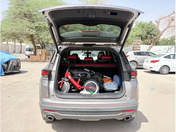 Car image 24