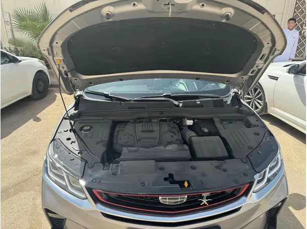 Car image 19