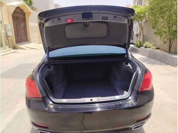 Car image 23