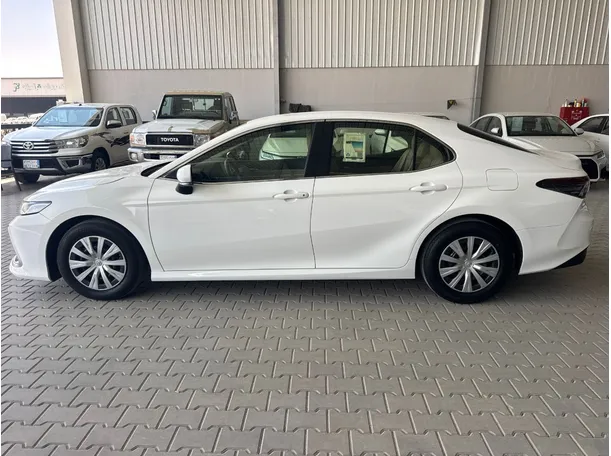 Car image 7