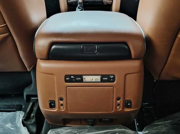 Car image 46