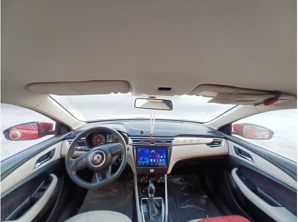 Car image 13