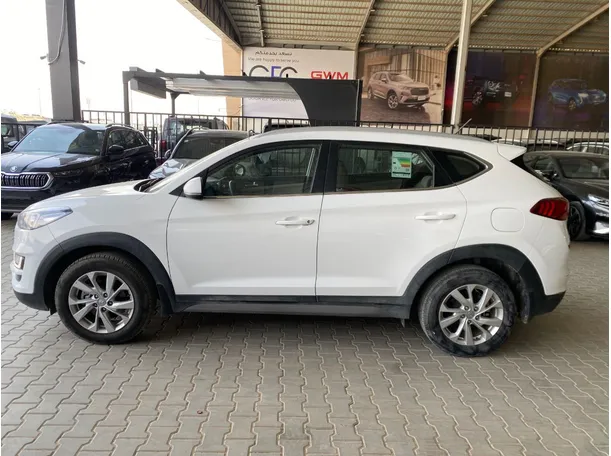 Car image 8