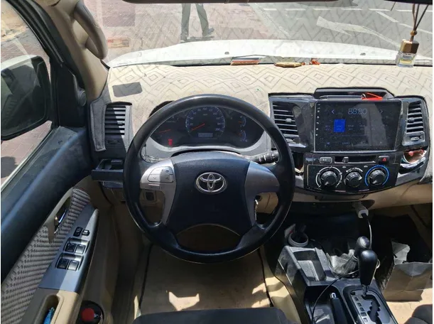 Car image 18