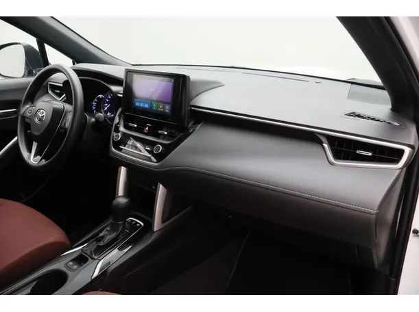 Car image 10