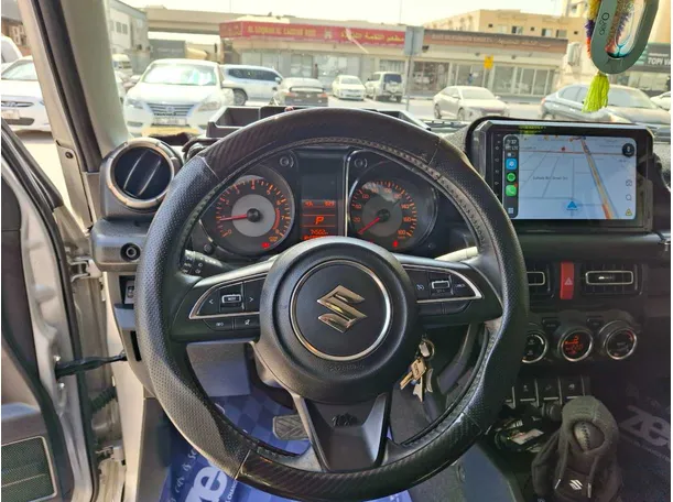Car image 17