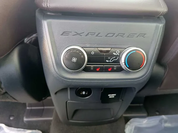 Car image 44