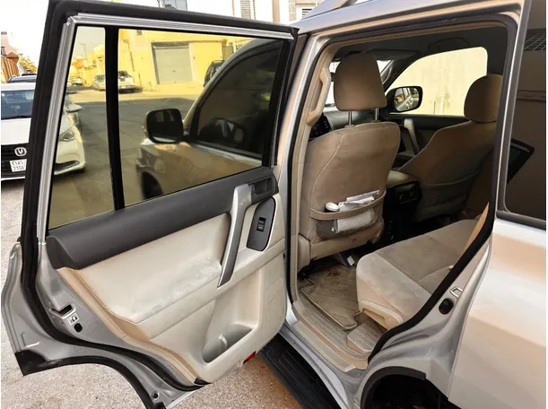 Car image 13
