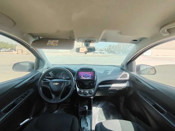 Car image 18