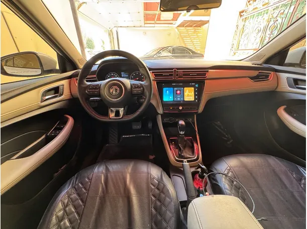 Car image 15