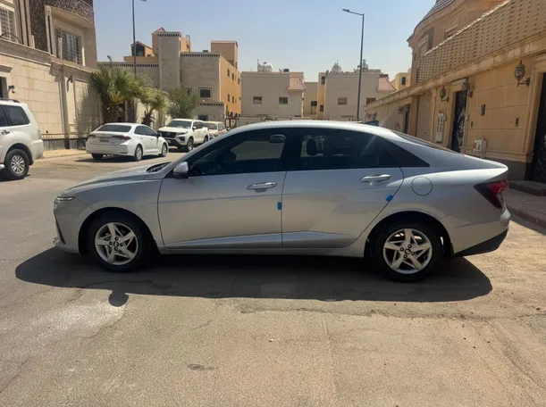 Car image 8