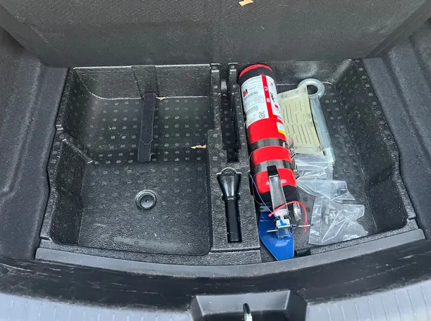 Car image 23