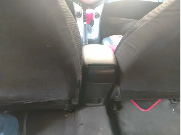 Car image 30