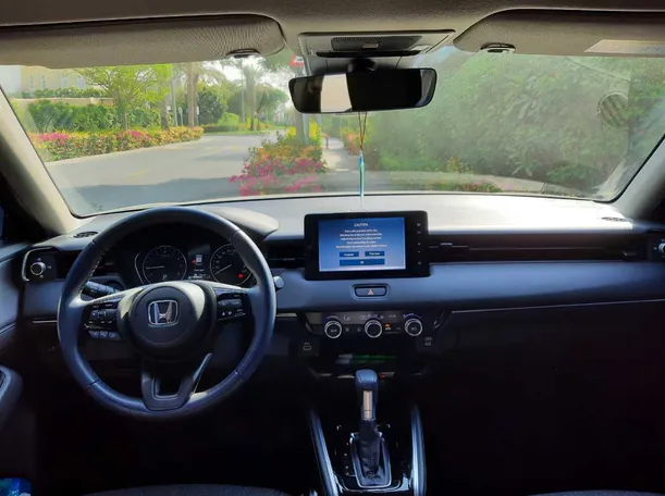 Car image 15