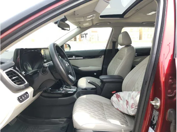 Car image 13