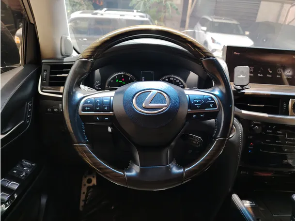 Car image 23