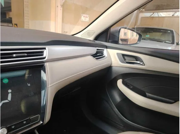 Car image 23
