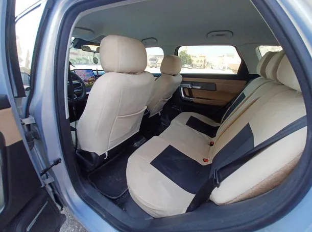 Car image 11