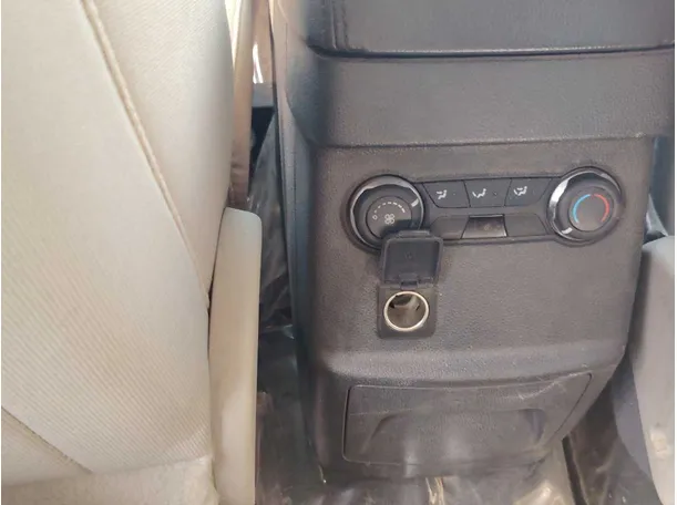 Car image 26