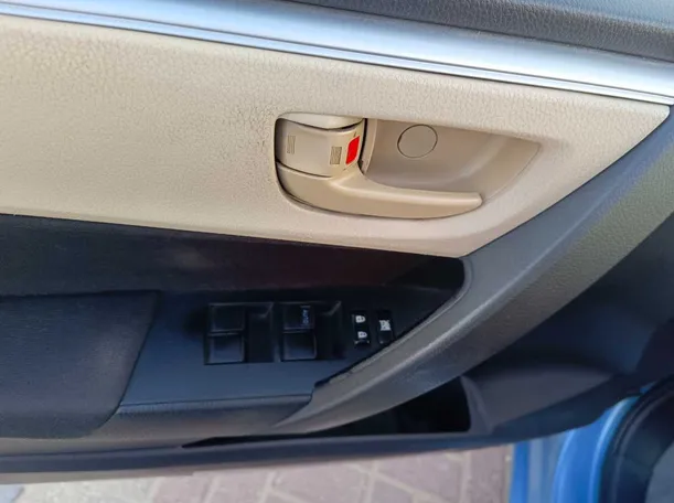 Car image 25
