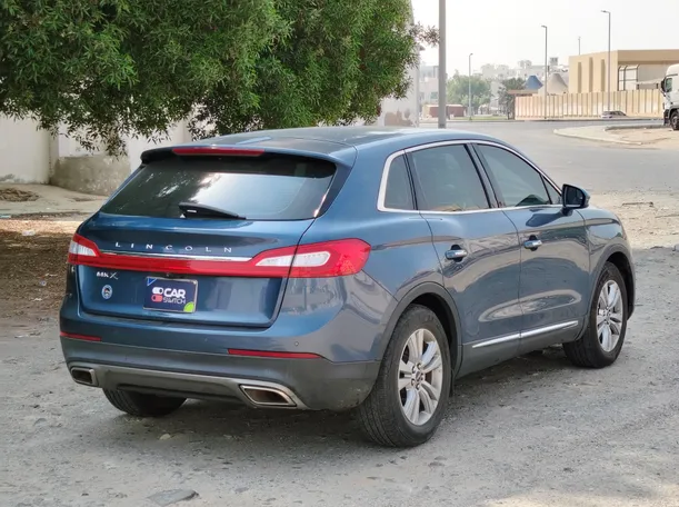 Car image 5