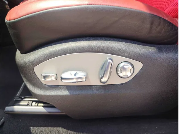 Car image 28