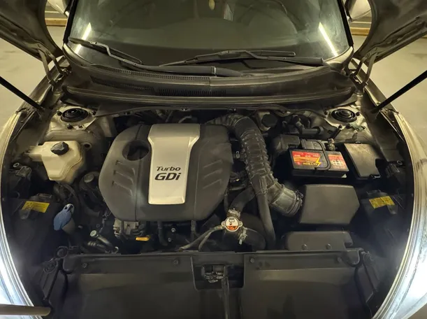 Car image 18
