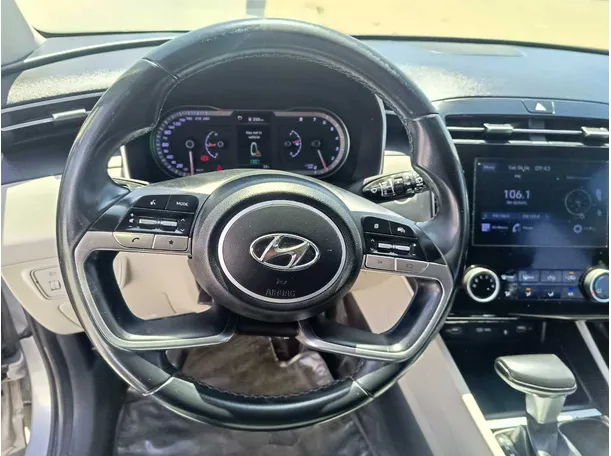 Car image 23
