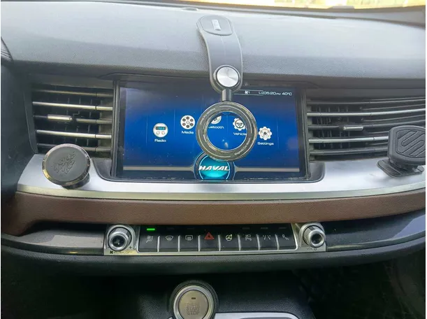 Car image 25