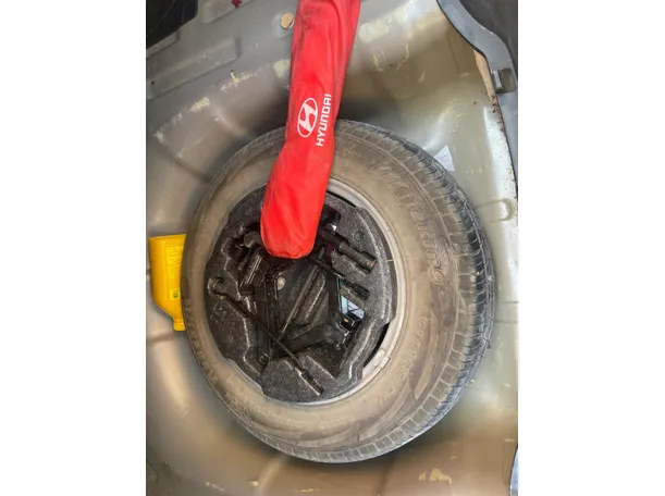 Car image 23