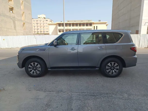 Car image 8