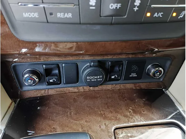 Car image 23