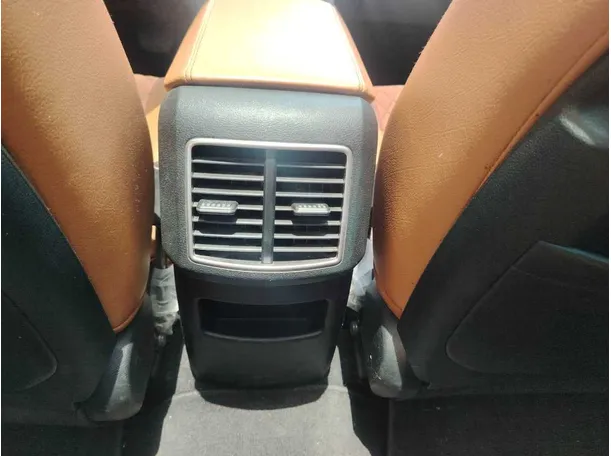 Car image 37