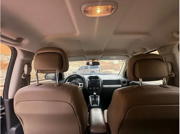 Car image 16
