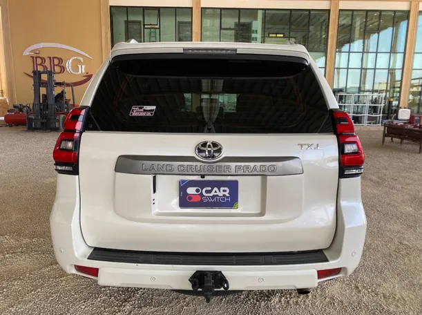 Car image 6