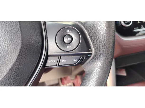 Car image 24