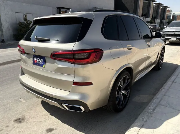 Car image 5