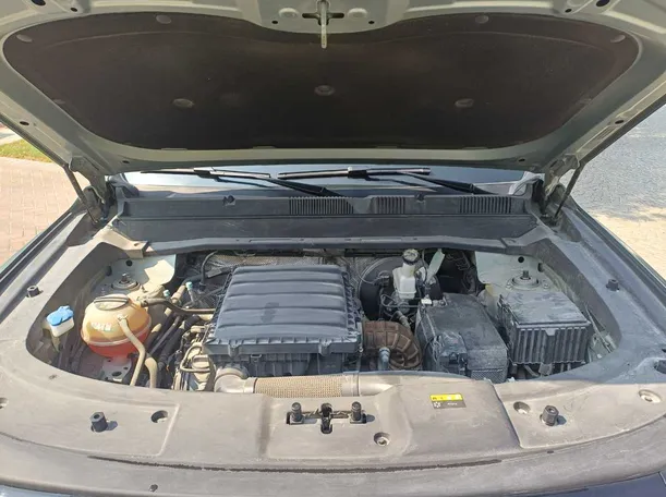 Car image 26