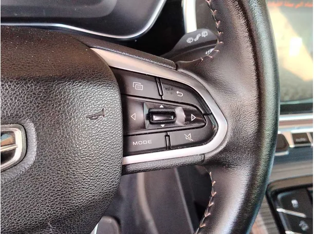 Car image 32