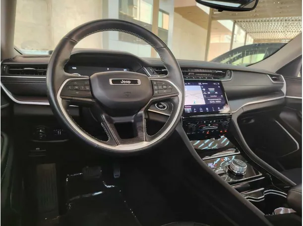 Car image 28
