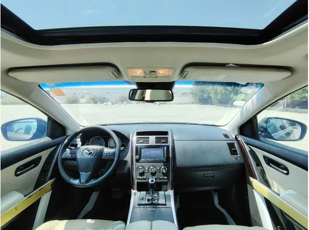 Car image 17