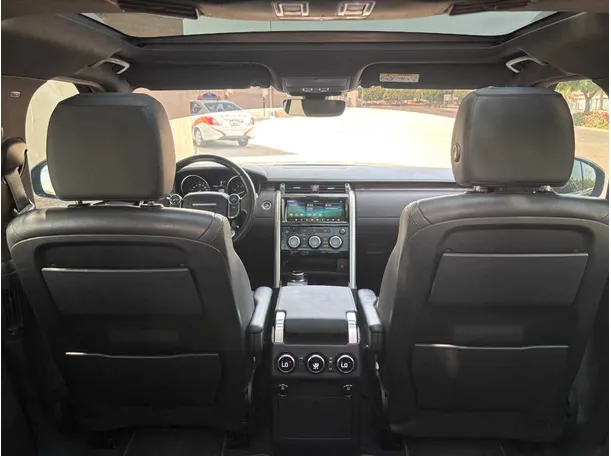 Car image 9