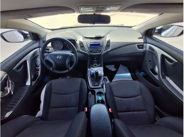 Car image 14