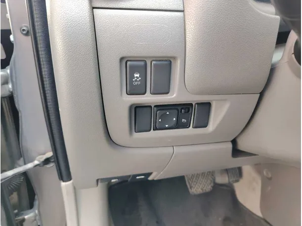 Car image 32