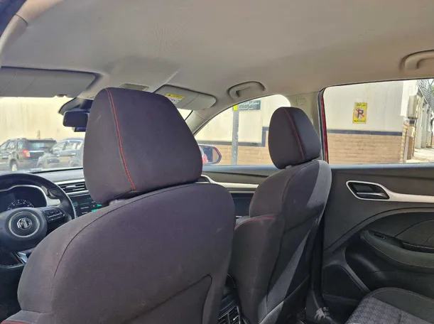 Car image 15