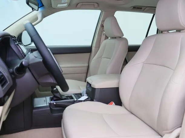 Car image 8